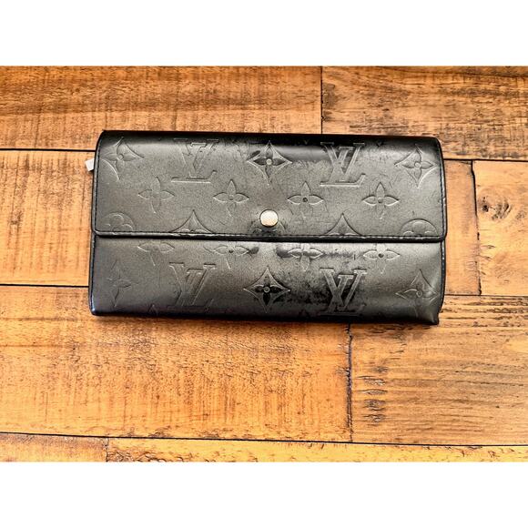 Authentic LOUIS VUITTON Gray Monogram Matt Vernis Long Sarah Wallet W/COA - Picture 2 of 14